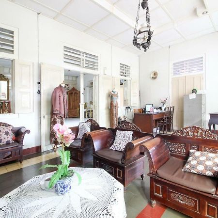 Reddoorz Syariah Near Wijilan Yogyakarta Hotel Exterior photo